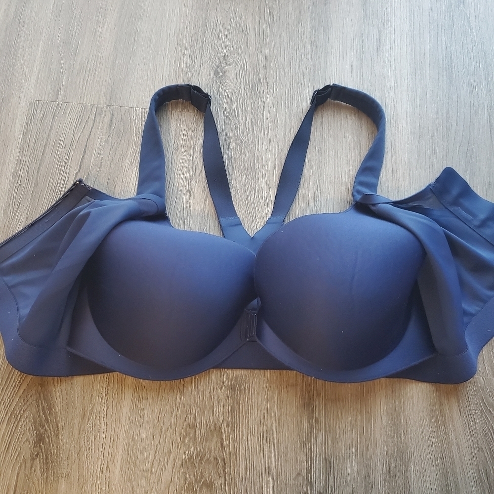 Victoria's Secret Sports Bra - Picture 3 of 7